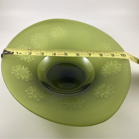 Vintag eOval Glass Bowl Circa 1960s - Picture 10 of 10